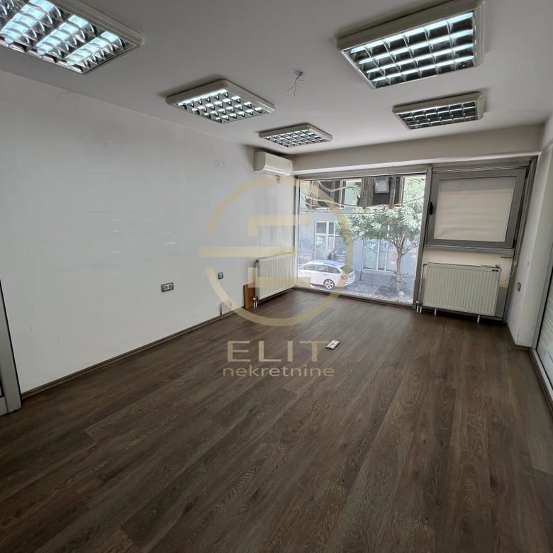 Lokal Prodaja Novi Sad  229 m2
