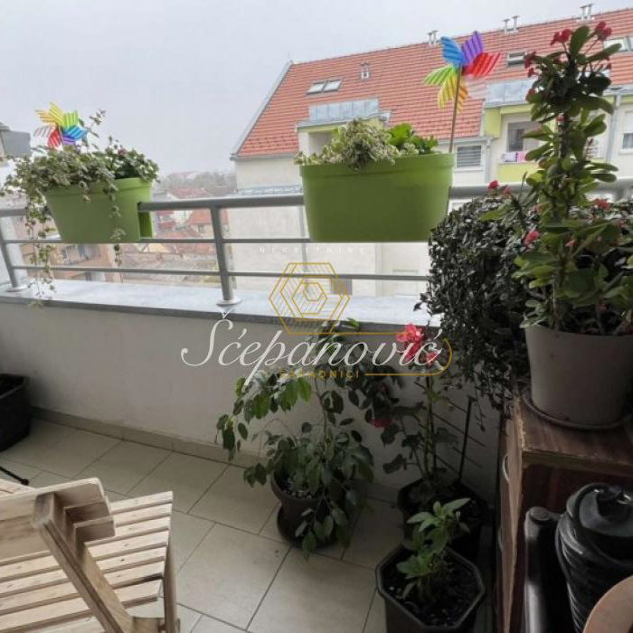 Stan Prodaja Novi Sad  77 m2