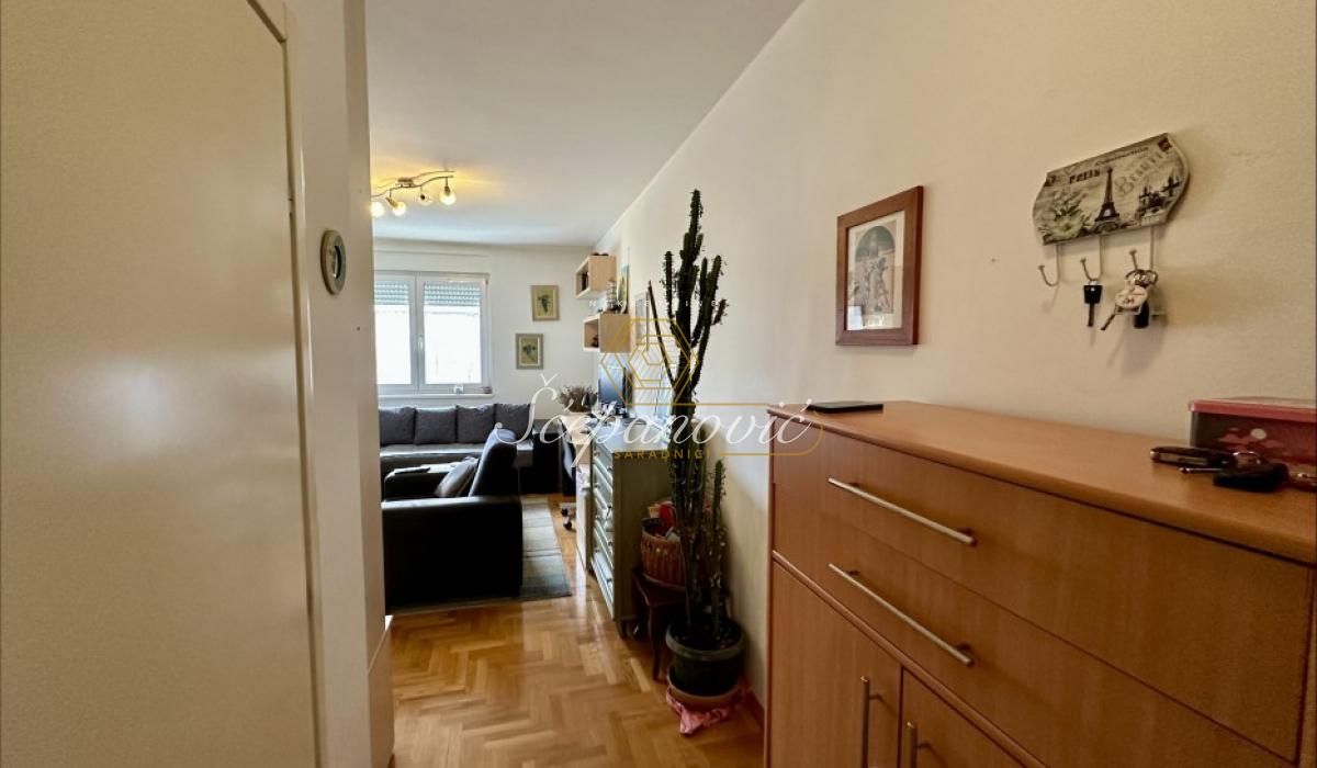 izdavanje-lokala-LMYvrITQoR Trosoban stan na prodaju, Grbavica, Novi Sad, 75m², 195.000 €