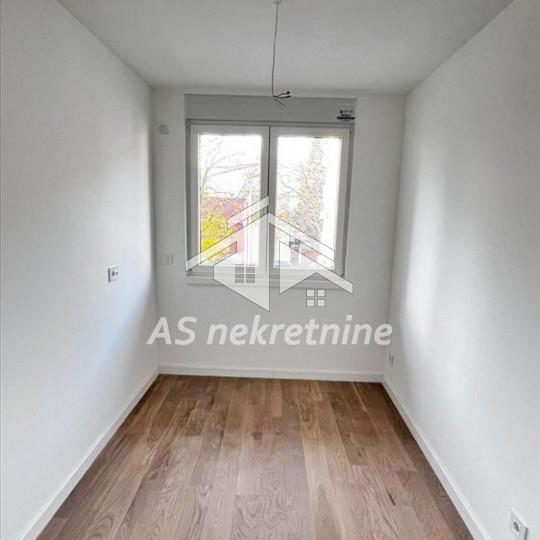Trosoban stan na prodaju, Cara Dušana, Beograd, 58m², 174.000 €