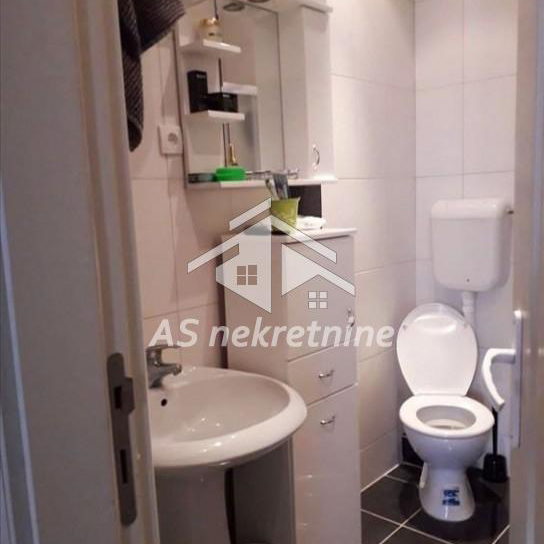 Trosoban stan na prodaju, Cvetkova Pijaca, Beograd, 133m², 279.000 €