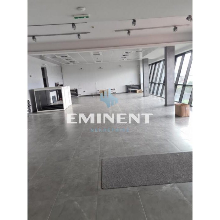 Lokal Izdavanje Beograd Zemun Polje 2776 m2
