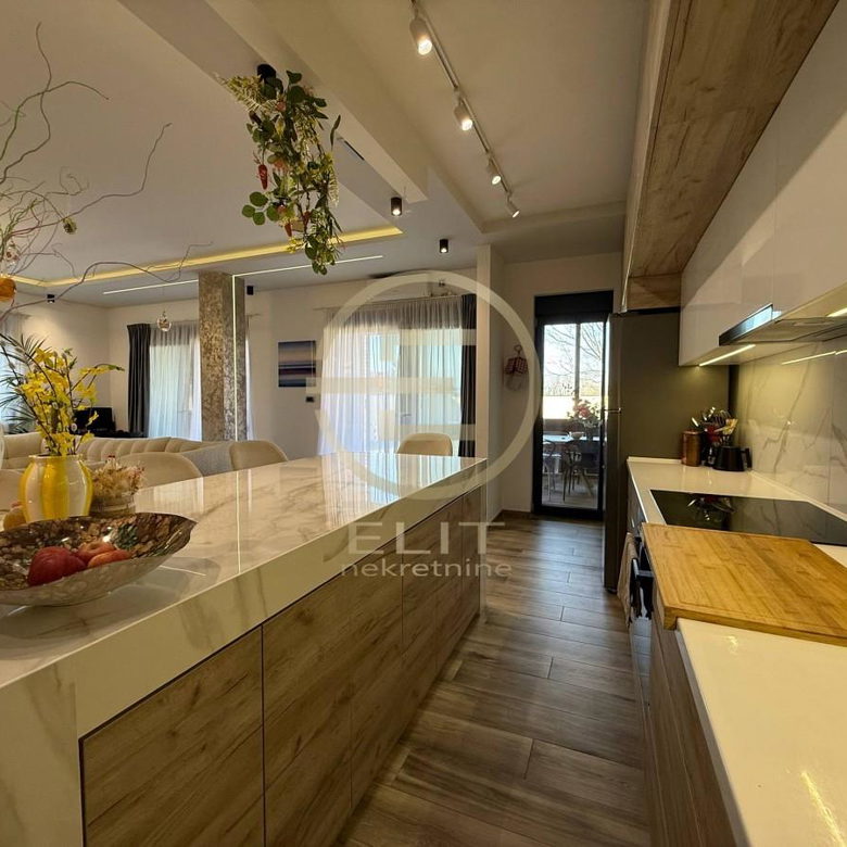 Kuća na prodaju, Petrovaradin, Novi Sad, 165m², 365.000 €
