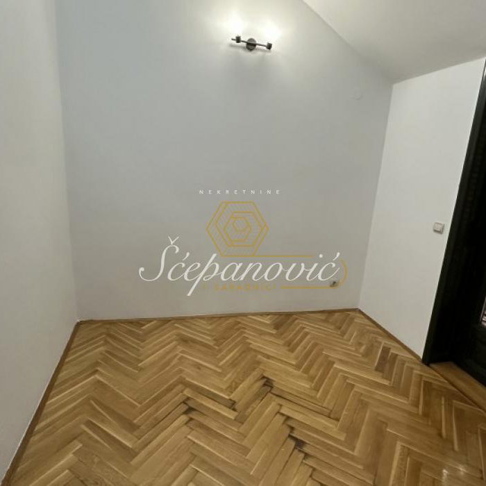 Kuća za izdavanje, Centar, Novi Sad, 281m², 2.000 €/mes
