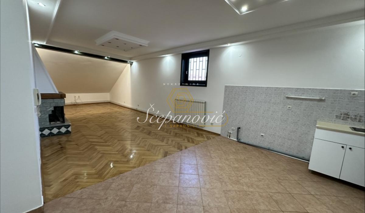 izdavanje-lokala-UqzhMxUbKy Kuća za izdavanje, Centar, Novi Sad, 281m², 2.000 €/mes