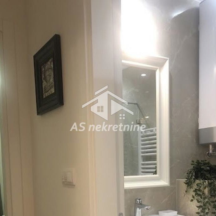 Trosoban stan za izdavanje, Cara Dušana, Beograd, 75m², 1.200 €/mes