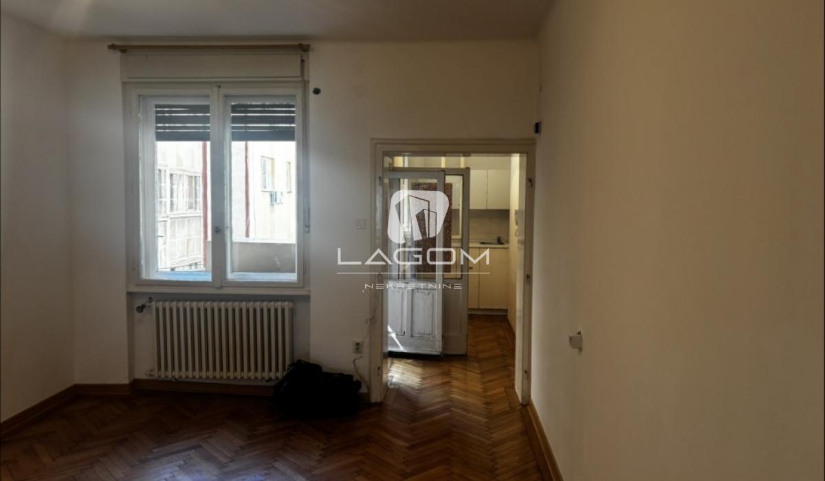 Trosoban stan za izdavanje, Knez Mihailova, Beograd, 89m², 1.400 €/mes