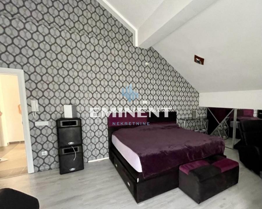 izdavanje-lokala-XRaxK8Lz3W Kuća na prodaju, Stari Banovci, Stara Pazova, 342m², 420.000 €