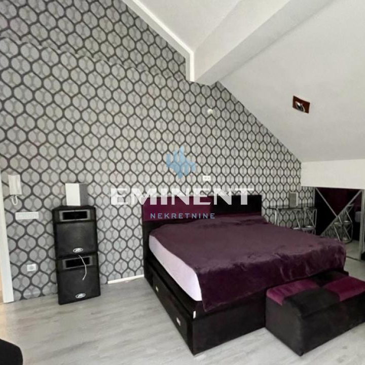 Kuća na prodaju, Stari Banovci, Stara Pazova, 342m², 420.000 €