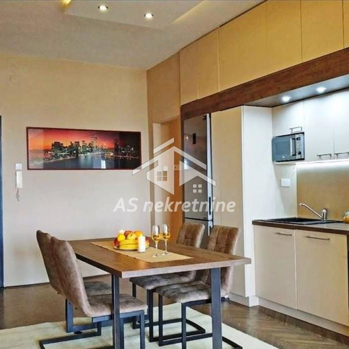 Stan Izdavanje Beograd London 100 m2