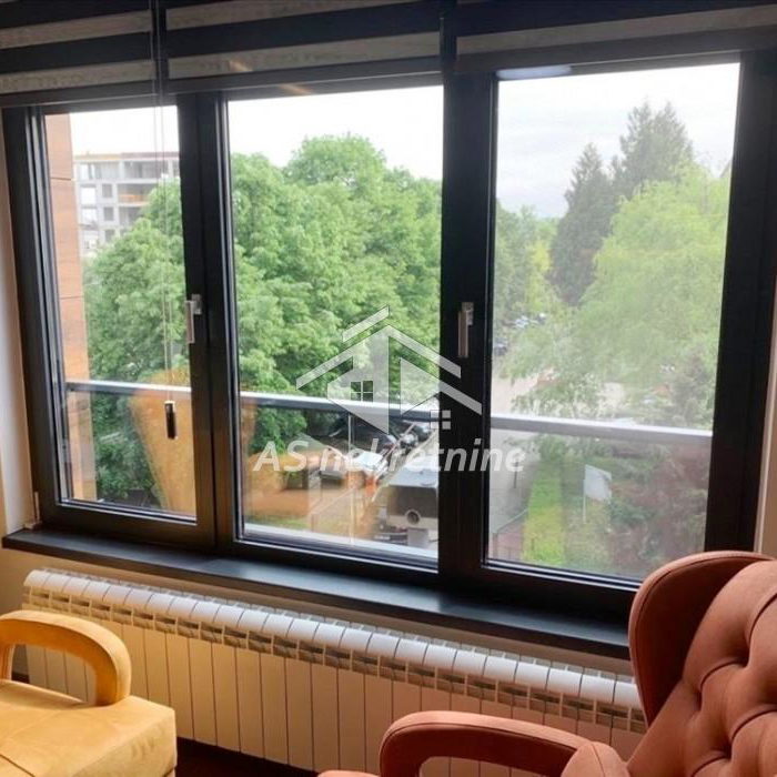 Stan Izdavanje Beograd Banovo Brdo 90 m2