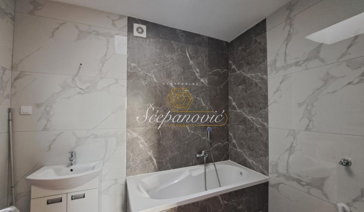 Stan Prodaja Novi Sad  207 m2
