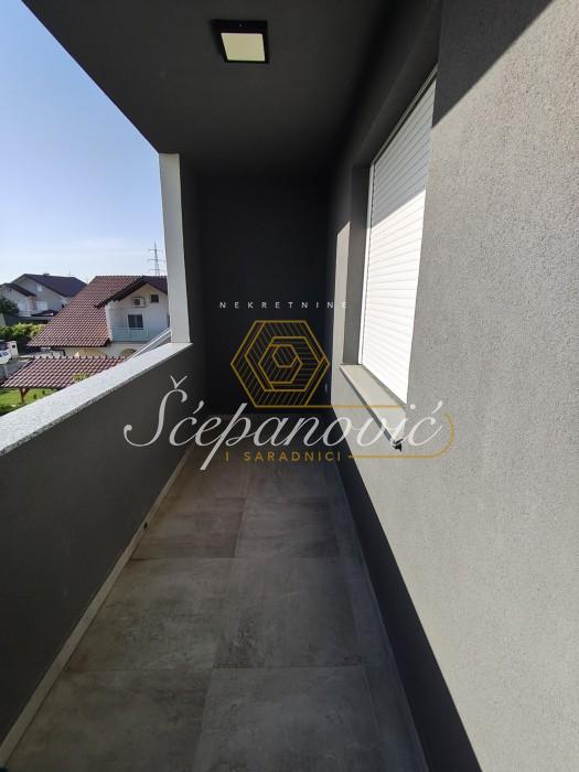 Trosoban stan na prodaju, Lipov Gaj, Novi Sad, 79m², 185.000 €