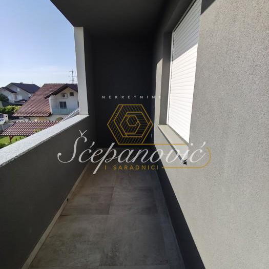 Trosoban stan na prodaju, Lipov Gaj, Novi Sad, 79m², 185.000 €