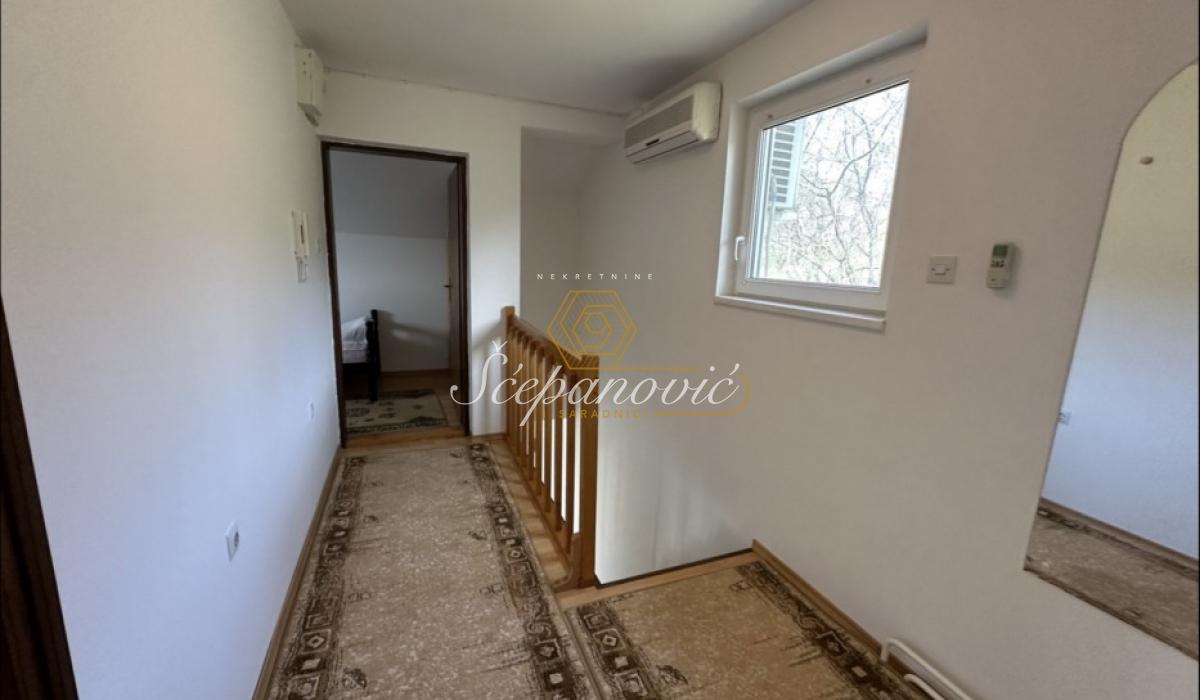 izdavanje-lokala-beograd-7EALTsRl9M Kuća na prodaju, Sremska Kamenica, Novi Sad, 131m², 300.000 €