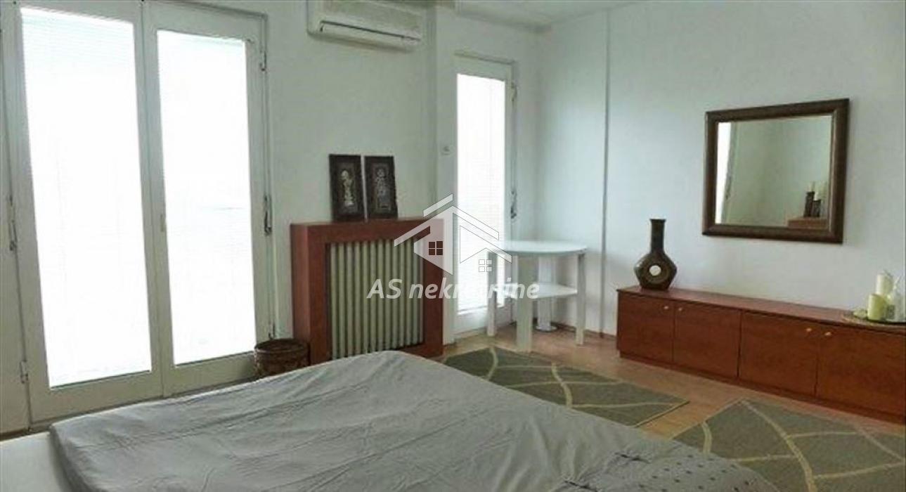 Trosoban stan za izdavanje, Blok 61, Beograd, 160m², 1.100 €/mes