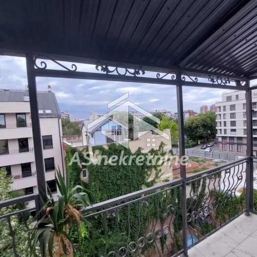 Četvorosoban stan za izdavanje, Hram Svetog Save, Beograd, 94m², 1.300 €/mes