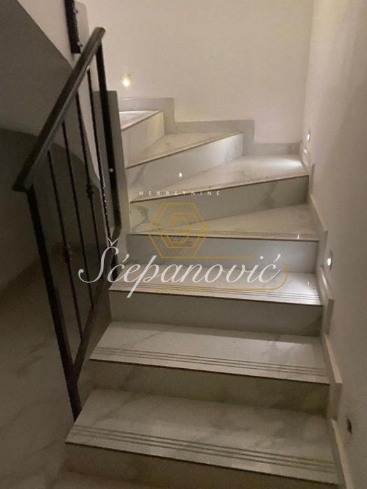 Stan Prodaja Novi Sad  74 m2