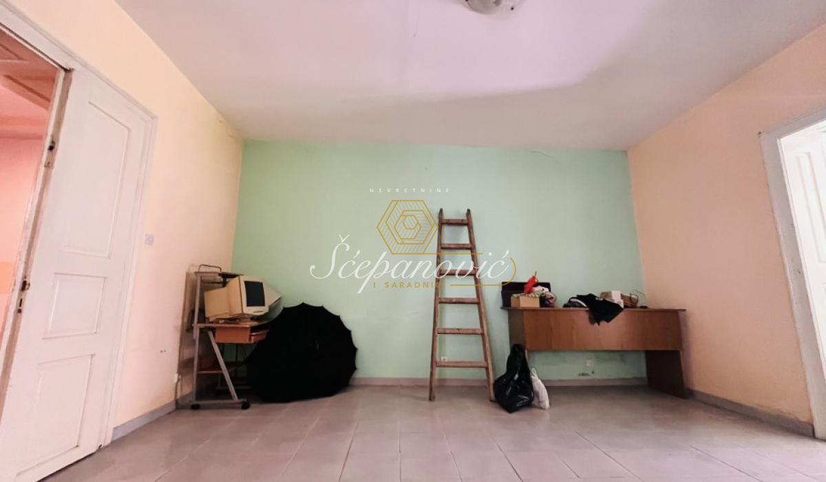 Lokal Prodaja Temerin  202 m2