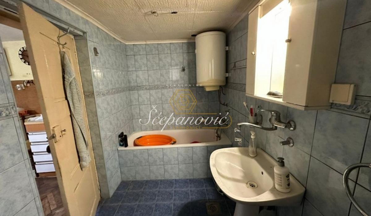 izdavanje-lokala-beograd-QGhIrdH5yi Kuća na prodaju, Majur, Novi Sad, 75m², 175.000 €