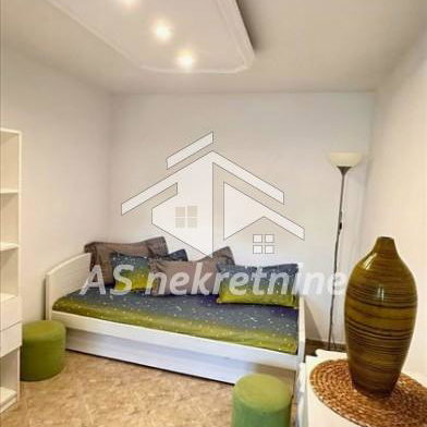 Trosoban stan za izdavanje, Blok 61, Beograd, 160m², 1.100 €/mes