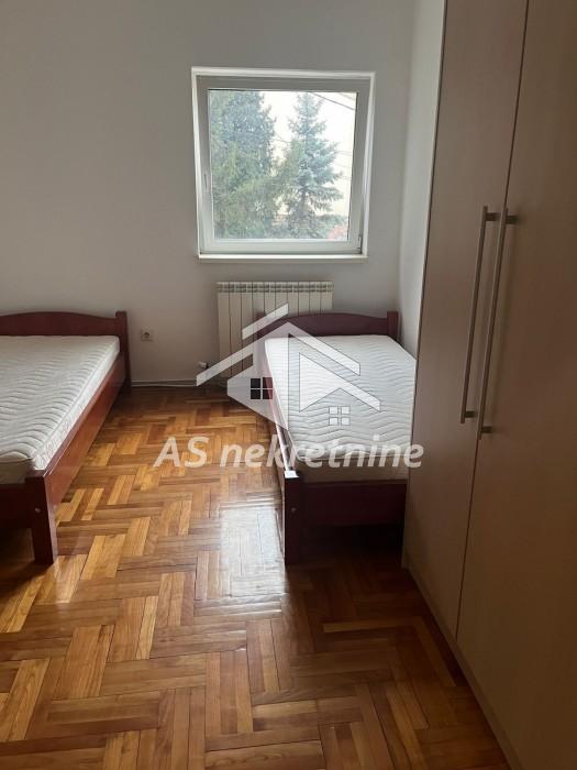 Trosoban stan za izdavanje, Učiteljsko Naselje, Beograd, 120m², 800 €/mes
