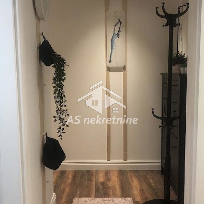 Trosoban stan za izdavanje, Cara Dušana, Beograd, 75m², 1.200 €/mes