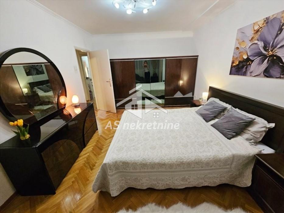 izdavanje-lokala-beograd-U7gG06qYas Trosoban stan za izdavanje, Slavija, Beograd, 85m², 1.000 €/mes