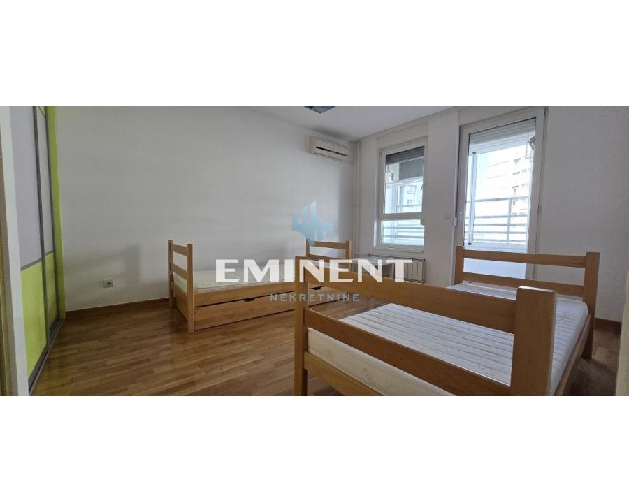Trosoban stan za izdavanje, Blok 67 – Belville, Beograd, 100m², 1.300 €/mes