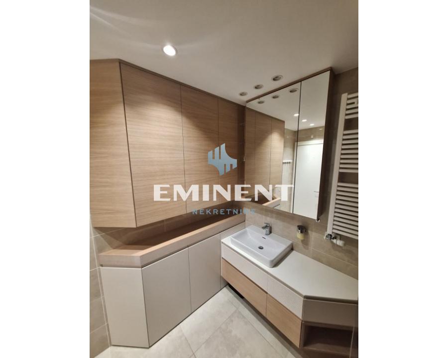 Trosoban stan na prodaju, Blok 65, Beograd, 75m², 370.000 €