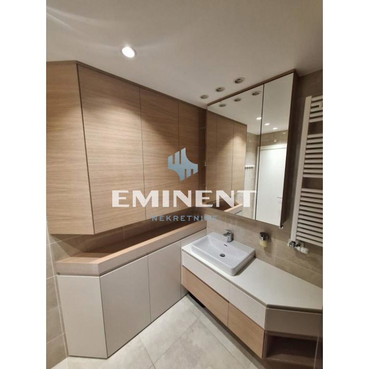 Trosoban stan na prodaju, Blok 65, Beograd, 75m², 370.000 €