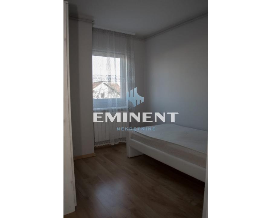 izdavanje-lokala-beograd-Y2JmE4j3cG Kuća na prodaju, Ledine, Beograd, 200m², 290.000 €