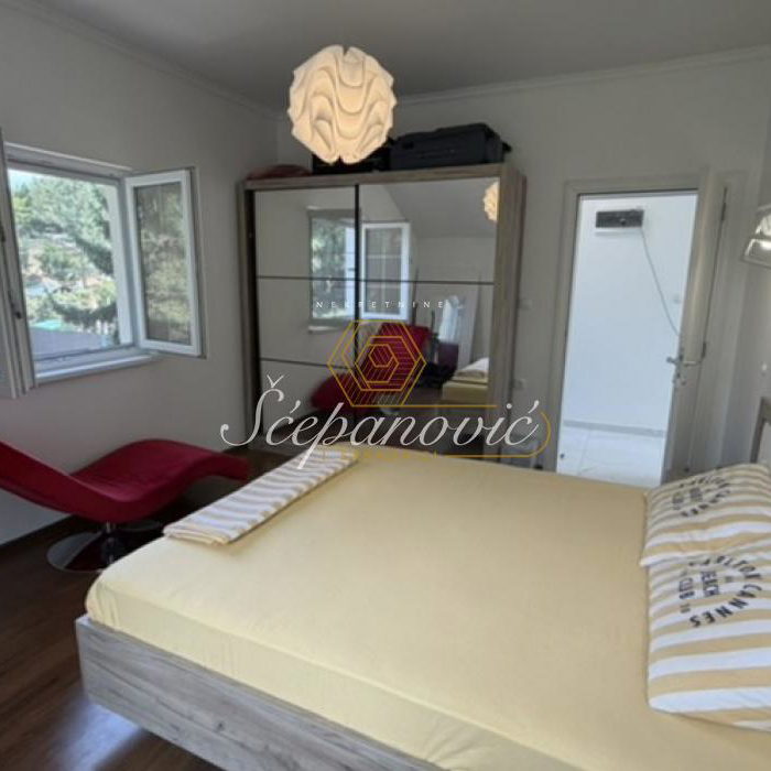 Kuća na prodaju, Alibegovac, Novi Sad, 212m², 450.000 €