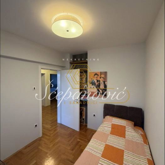 Četvorosoban stan na prodaju, Rotkvarija, Novi Sad, 110m², 369.000 €