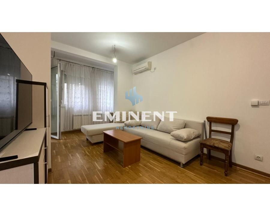 Trosoban stan za izdavanje, Blok 61, Beograd, 64m², 650 €/mes
