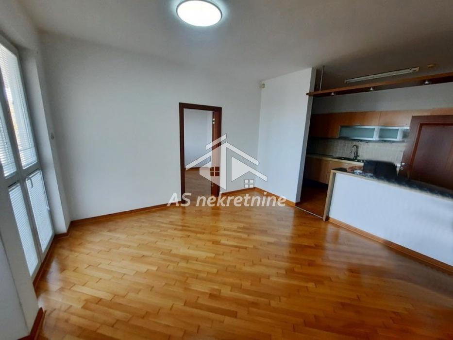 Stan Izdavanje Beograd Stan Izdavanje Beograd Hram Svetog Save 172 m2