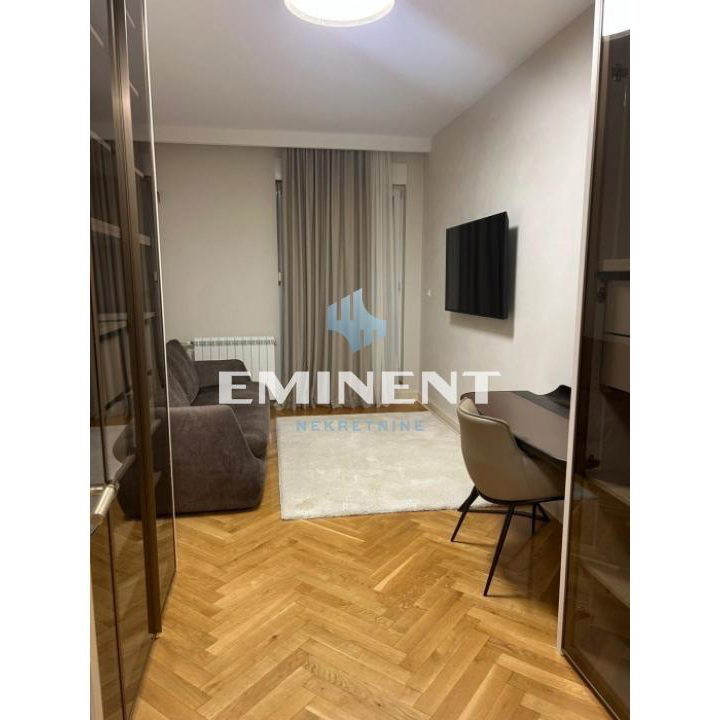 Stan Izdavanje Beograd Blok 22 180 m2