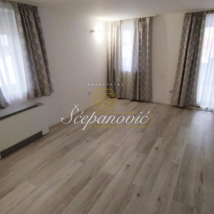 Kuća Prodaja Novi Sad  795 m2