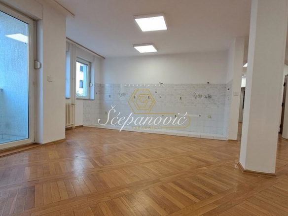 Stan Prodaja Novi Sad  96 m2