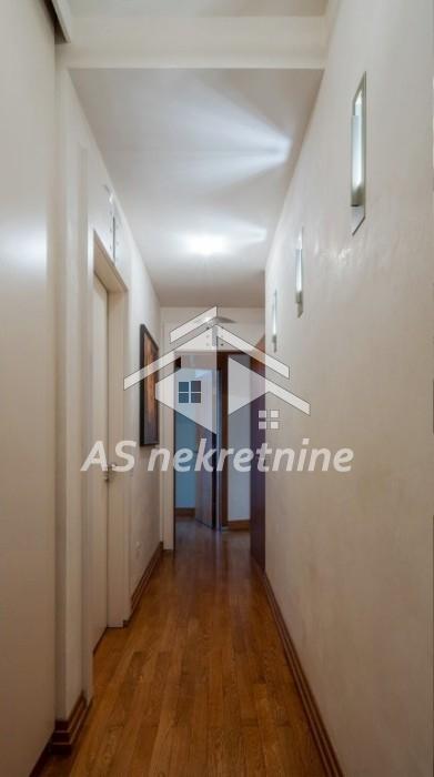 Trosoban stan na prodaju, Banovo Brdo, Beograd, 150m², 480.000 €