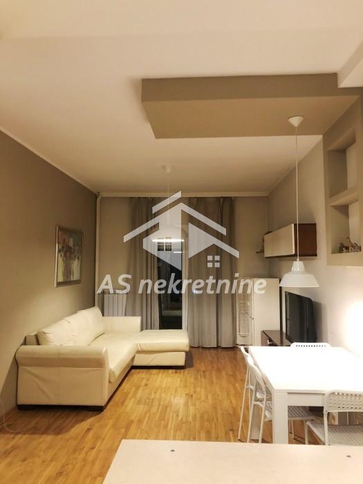 Stan Izdavanje Beograd Kalenić Pijaca 50 m2
