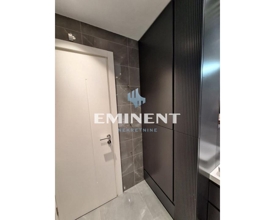 Trosoban stan na prodaju, Blok 65, Beograd, 75m², 370.000 €