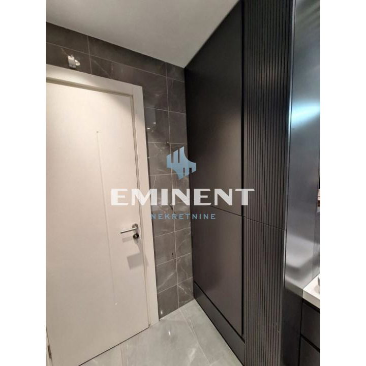 Trosoban stan na prodaju, Blok 65, Beograd, 75m², 370.000 €