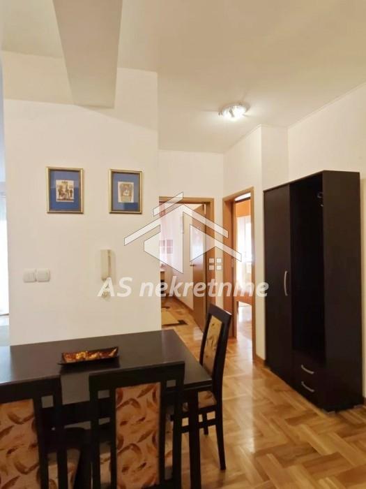 Trosoban stan za izdavanje, Đeram Pijaca, Beograd, 58m², 750 €/mes
