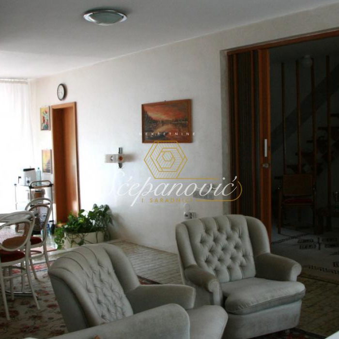 Kuća Prodaja Mali Iđoš  135 m2