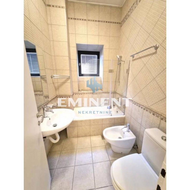 Kuća za izdavanje, Autokomanda, Beograd, 360m², 4.600 €/mes