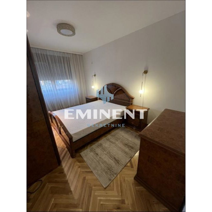 Stan Izdavanje Beograd Hram Svetog Save 80 m2