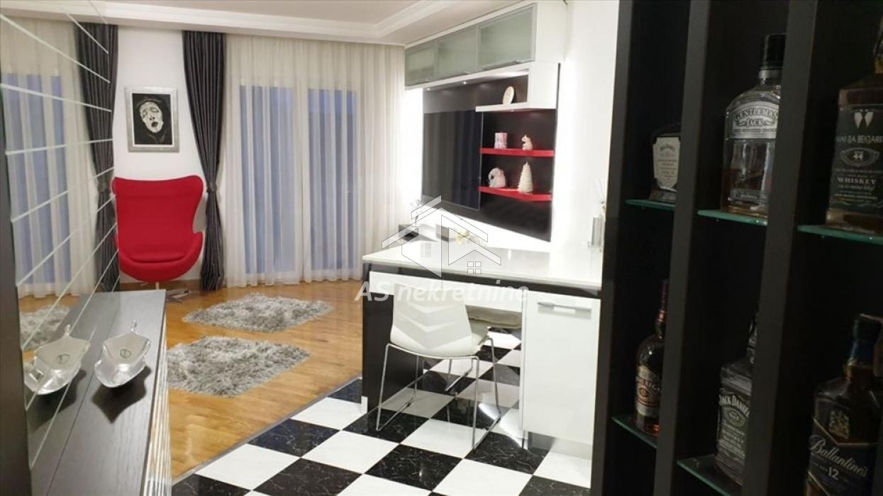 Stan Izdavanje Beograd Hram Svetog Save 60 m2