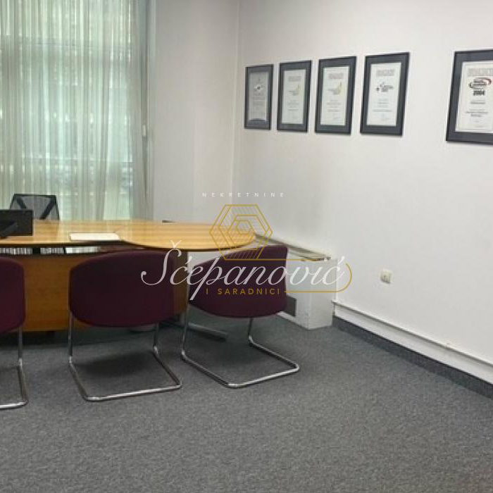 Lokal Izdavanje Novi Sad  353 m2