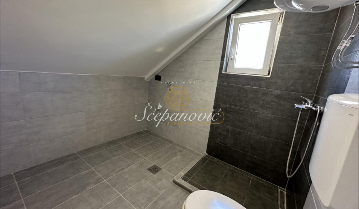 izdavanje-lokala-f4QAH2uPXH Trosoban stan na prodaju, Bulevar Patrijarha Pavla, Novi Sad, 60m², 135.000 €